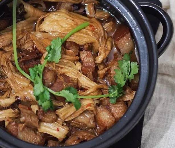 腐竹燉肉