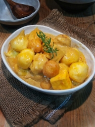 咖喱四海魚蛋&上湯清菜