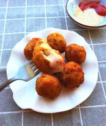 酥炸团圆肉圆子