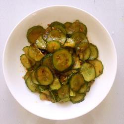 惊艳香脆炒黄瓜