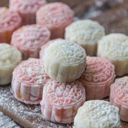 自制奶黄冰皮月饼,跟五仁蛋黄说拜拜