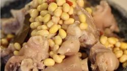 黄豆炖猪手