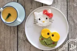 卡通吐司南瓜牛奶水果早餐