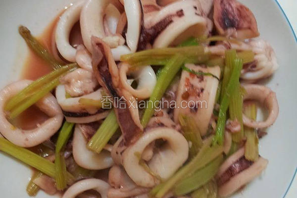 芹菜炒墨鱼
