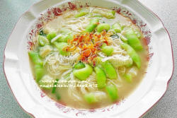 樱花虾丝瓜面线