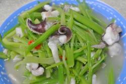 墨鱼炒芹菜