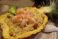 凤梨鲜虾炒饭