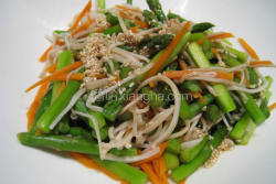 粉猪儿凉拌芦笋