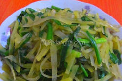土豆丝炒韭菜