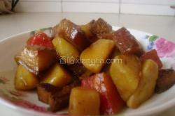胡萝卜土豆炖肉