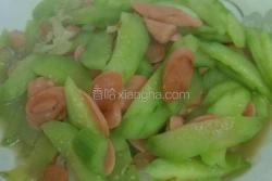 火腿肠炒黄瓜