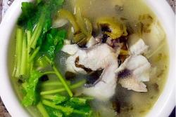 鲈鱼酸菜汤