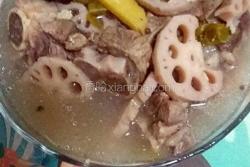 简易版电饭锅骨头炖莲藕