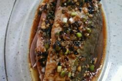 蒜蓉豆豉蒸鲮鱼