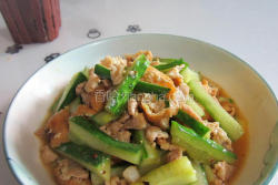 猪肉油豆腐炒黄瓜