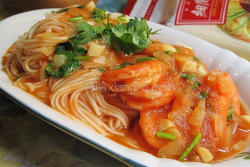 蒜味鲜虾茄汁面