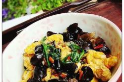 剁椒木耳炒鸡蛋