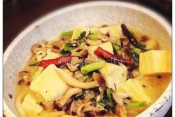 冻豆腐炖蟹味菇