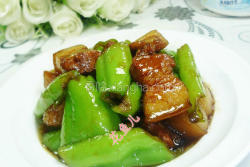 青椒烧五花肉