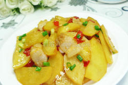 剁椒五花肉炒土豆