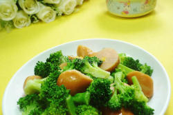 玉米肠炒西兰花