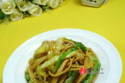 香干圆白菜炒面