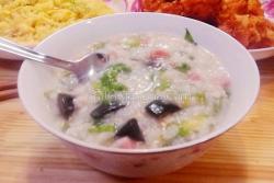 皮蛋蔬菜瘦肉粥