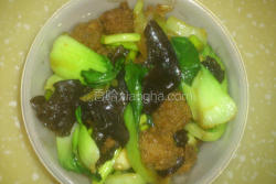 木耳油菜炒丸子