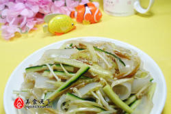 黄金针菇拌凉皮