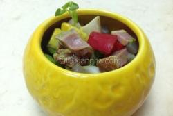 鸭胸肉酪梨沙拉