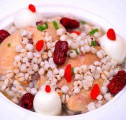 清鸡汤薏米鸽蛋