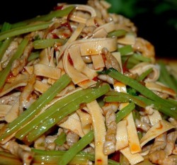 芹菜千张肉丝