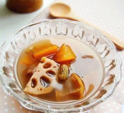 木瓜莲藕栗子甜汤