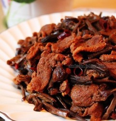 茶树菇烧鸭