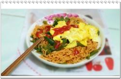 番茄酱乳酪蛋炒面