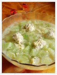 鸡肉丸子黄瓜汤