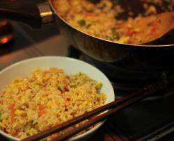 胡萝卜青椒蛋炒饭