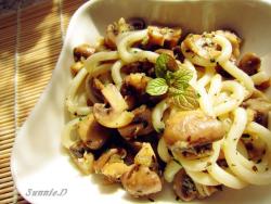 奶油蘑菇拌乌冬