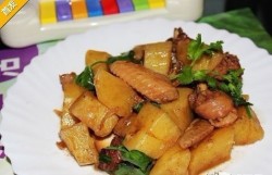 五香土豆焖鸡