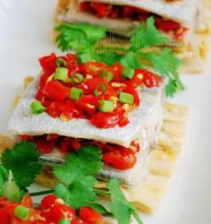 剁椒腐竹蒸带鱼