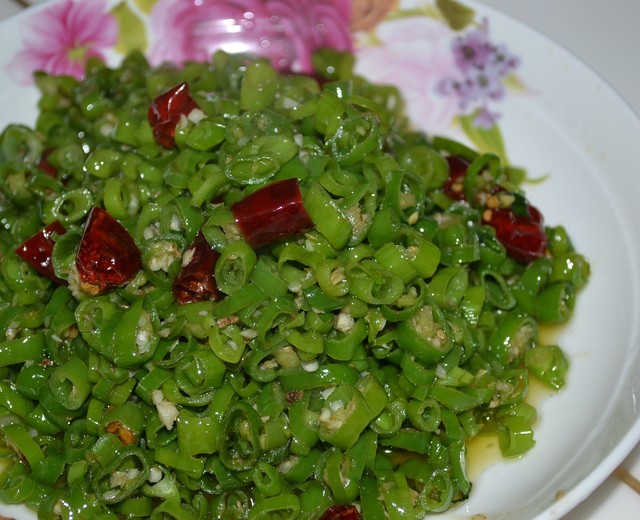 菜梗炒辣椒