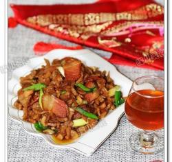 萝卜干蒜苗炒腊肉