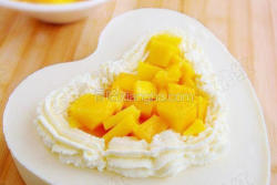 酸奶芒果慕斯蛋糕
