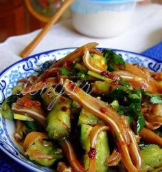 红油猪耳拍黄瓜