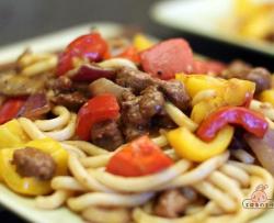 黑椒牛肉粒炒乌冬面