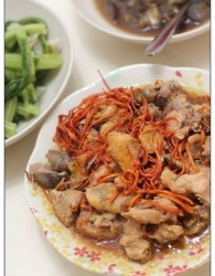 虫草花红葱头蒸鸡