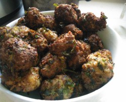 炸猪肉香菜丸子