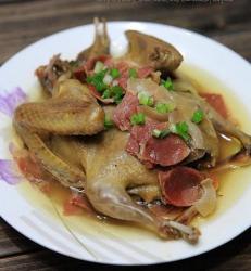 火腿蒸鸽子