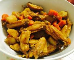 土豆红萝卜炖鸡翅