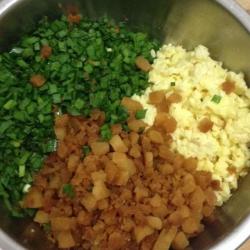 韭菜鸡蛋饺子-炸馒头丁版